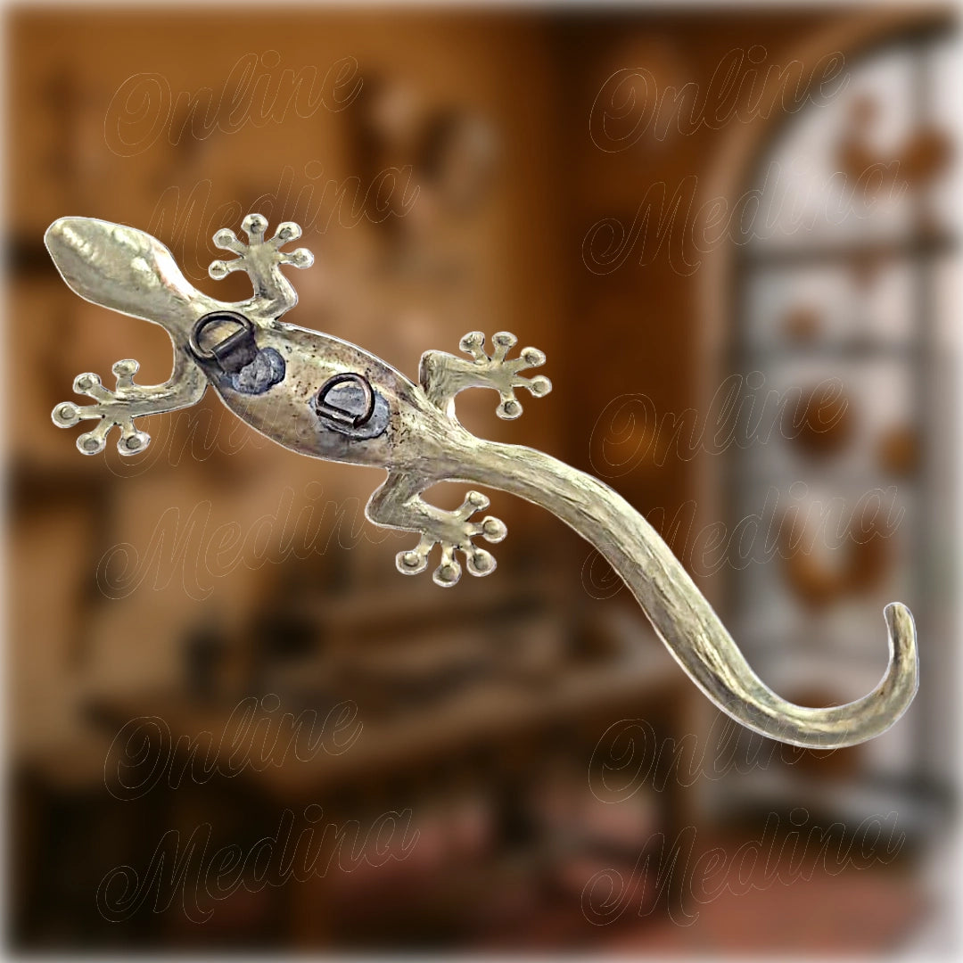 Back view of a Moroccan wall gecko showing metal hooks for wall mounting – pewter-silver alloy