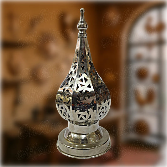 Silver Moroccan teardrop candle lantern with geometric triangle pattern – artisan metalwork by Maître Hilab from Marrakech