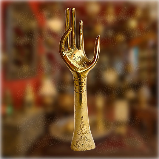 Artisan metal hand sculpture in polished aluminum made by Moroccan master Slwak – ideal for jewelry display, symbolic decor or handcrafted gift