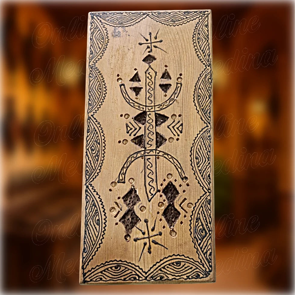Berber wooden wall amulet hand carved in cedar wood with Amazigh motifs and henna decoration, traditional Moroccan wall decor by Online Medina