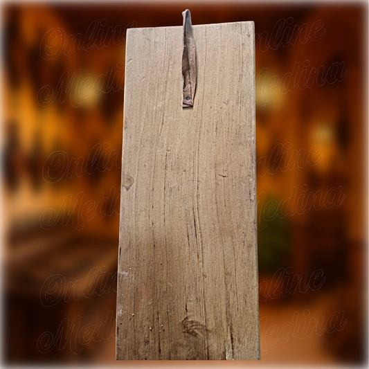Back of Berber wooden wall amulet in light cedar wood with integrated hanging loop, Moroccan Amazigh wall decor featuring Hamsa hand by Online Medina
